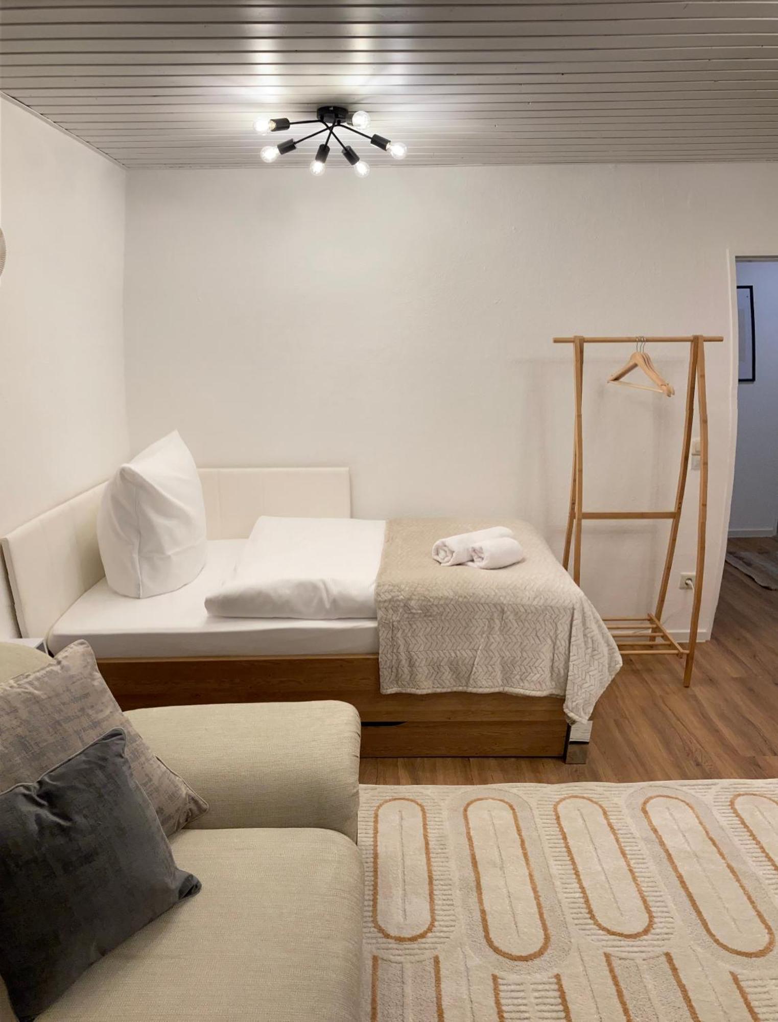 Anjas Appartement I Zentral I 81 Qm Stilvolle Geraeumige Wohnung I Parkplaetze Vorhanden オスナブリュック エクステリア 写真